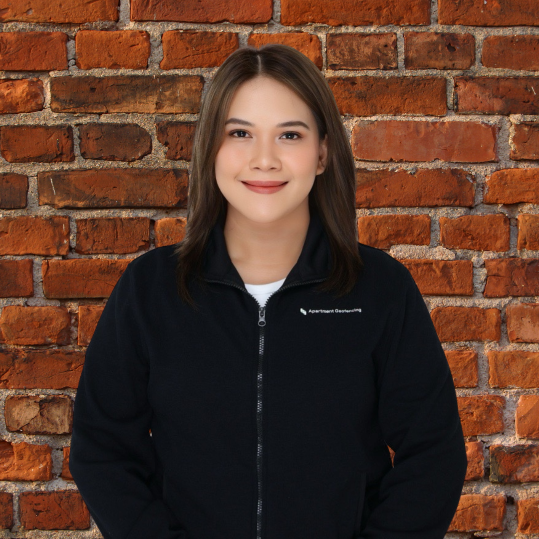 Claire Baloloy Headshot